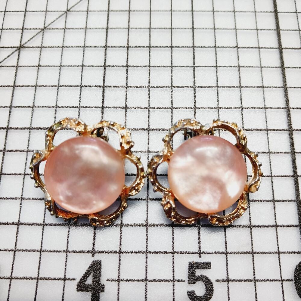 Earrings Clip VTG Japan Pink Moonglow Lucite Gold Tone Floral Mid Century Femme